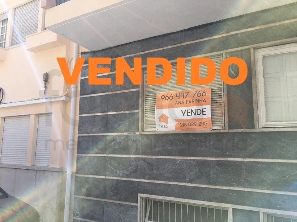 Apartamento T2 para Venda em Areeiro Foto 1
