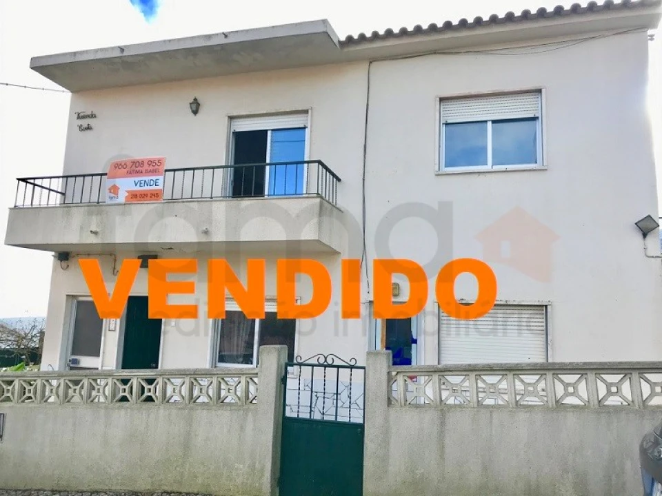 Moradia T4 para Venda em Pontinha e Famões Foto 1
