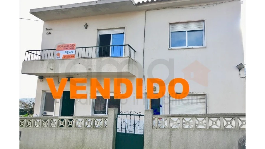 Moradia T4 para Venda em Pontinha e Famões