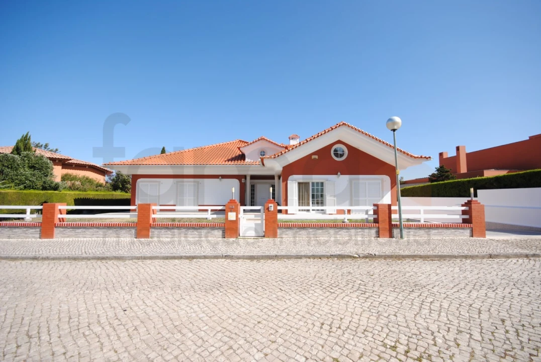 Moradia T4 para Venda em Santa Maria e São Miguel, São Martinho, São Pedro Penaferrim Foto 2