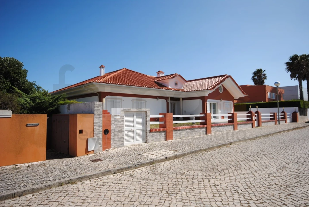 Moradia T4 para Venda em Santa Maria e São Miguel, São Martinho, São Pedro Penaferrim Foto 5