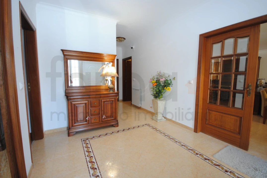 Moradia T4 para Venda em Santa Maria e São Miguel, São Martinho, São Pedro Penaferrim Foto 36