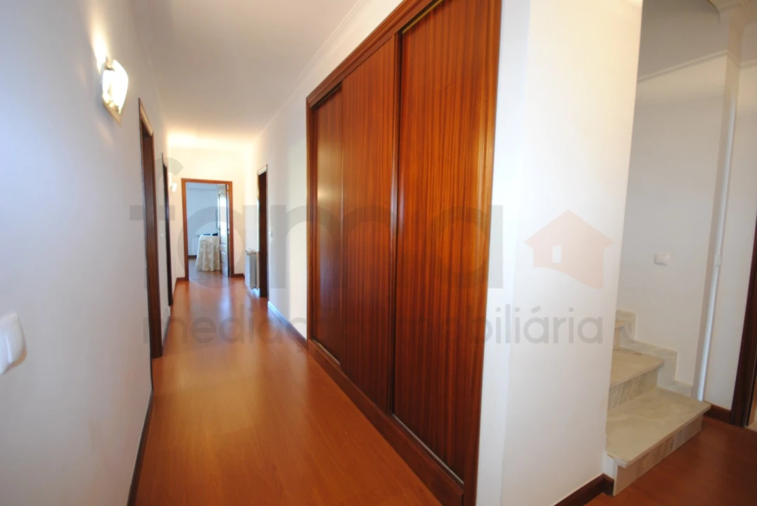 Moradia T4 para Venda em Santa Maria e São Miguel, São Martinho, São Pedro Penaferrim Foto 47