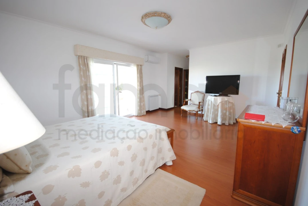 Moradia T4 para Venda em Santa Maria e São Miguel, São Martinho, São Pedro Penaferrim Foto 52