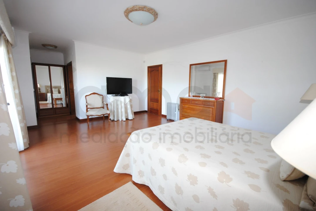Moradia T4 para Venda em Santa Maria e São Miguel, São Martinho, São Pedro Penaferrim Foto 53