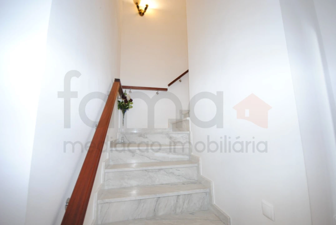 Moradia T4 para Venda em Santa Maria e São Miguel, São Martinho, São Pedro Penaferrim Foto 63