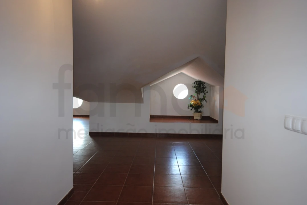 Moradia T4 para Venda em Santa Maria e São Miguel, São Martinho, São Pedro Penaferrim Foto 64