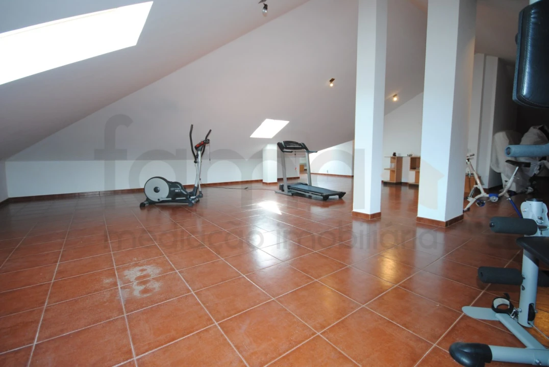 Moradia T4 para Venda em Santa Maria e São Miguel, São Martinho, São Pedro Penaferrim Foto 70