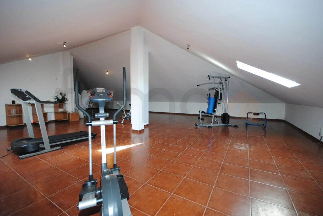 Moradia T4 para Venda em Santa Maria e São Miguel, São Martinho, São Pedro Penaferrim Foto 71