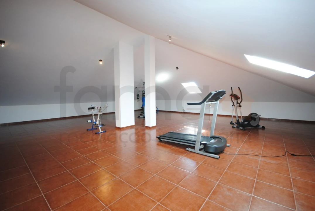 Moradia T4 para Venda em Santa Maria e São Miguel, São Martinho, São Pedro Penaferrim Foto 72