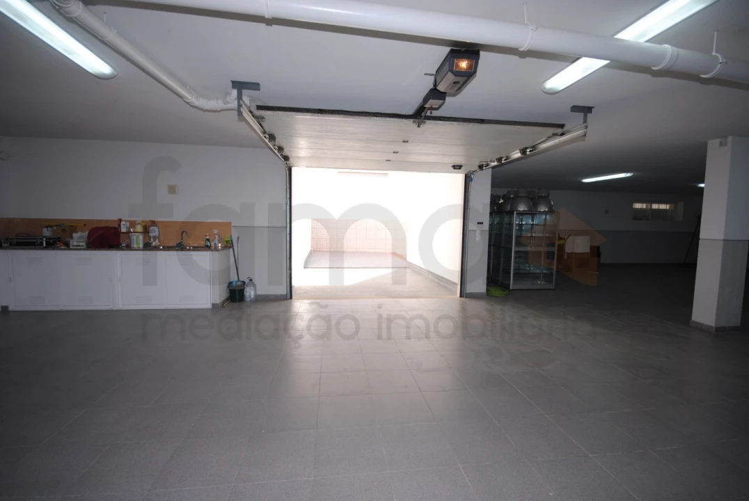 Moradia T4 para Venda em Santa Maria e São Miguel, São Martinho, São Pedro Penaferrim Foto 76