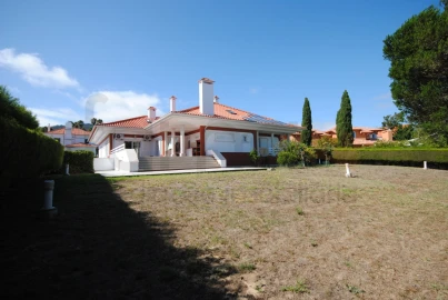 Moradia T4 para Venda em Santa Maria e São Miguel, São Martinho, São Pedro Penaferrim