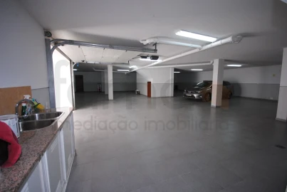 Moradia T4 para Venda em Santa Maria e São Miguel, São Martinho, São Pedro Penaferrim