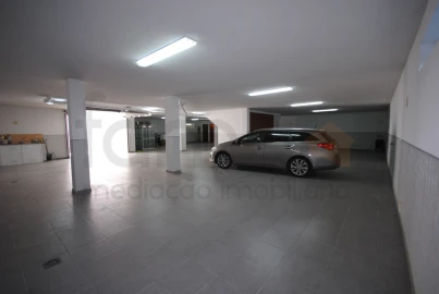 Moradia T4 para Venda em Santa Maria e São Miguel, São Martinho, São Pedro Penaferrim