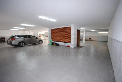 Moradia T4 para Venda em Santa Maria e São Miguel, São Martinho, São Pedro Penaferrim