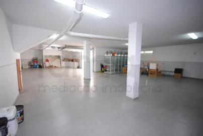 Moradia T4 para Venda em Santa Maria e São Miguel, São Martinho, São Pedro Penaferrim