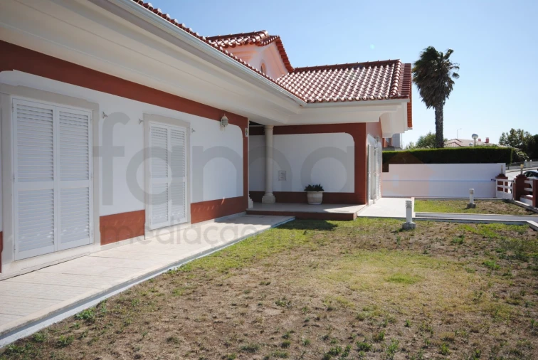 Moradia T4 para Venda em Santa Maria e São Miguel, São Martinho, São Pedro Penaferrim Foto 13