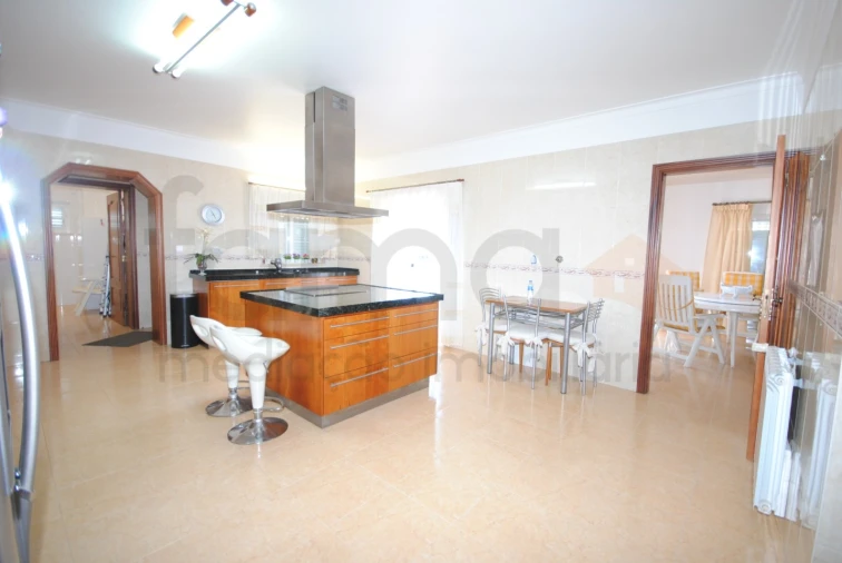 Moradia T4 para Venda em Santa Maria e São Miguel, São Martinho, São Pedro Penaferrim Foto 24