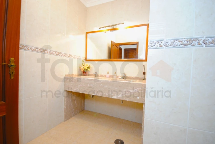 Moradia T4 para Venda em Santa Maria e São Miguel, São Martinho, São Pedro Penaferrim Foto 32