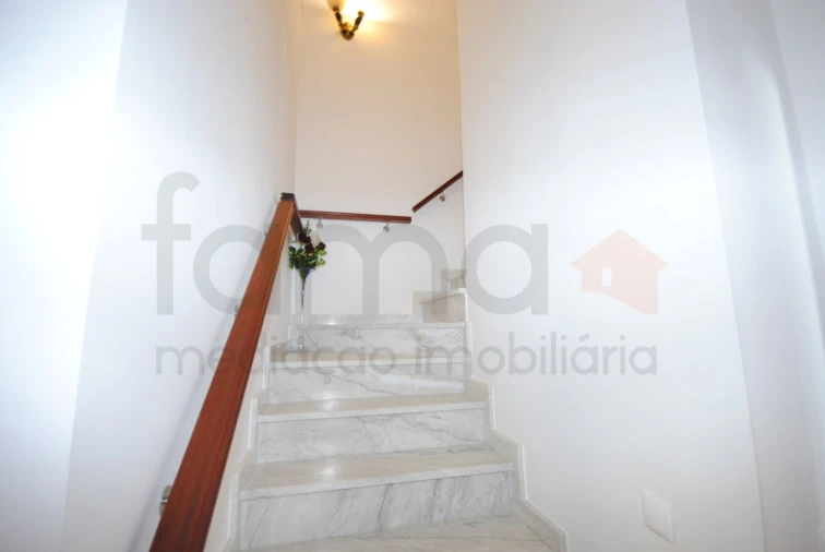 Moradia T4 para Venda em Santa Maria e São Miguel, São Martinho, São Pedro Penaferrim Foto 63