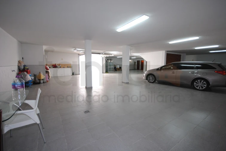 Moradia T4 para Venda em Santa Maria e São Miguel, São Martinho, São Pedro Penaferrim Foto 78