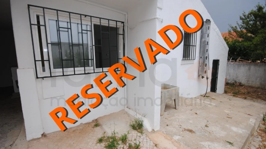 Apartamento T2 para Arrendamento em Carcavelos e Parede