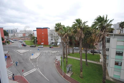 Apartamento T2 para Venda em Oeiras e São Julião da Barra, Paço de Arcos e Caxias