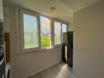 Apartamento T2 para Venda em Benfica