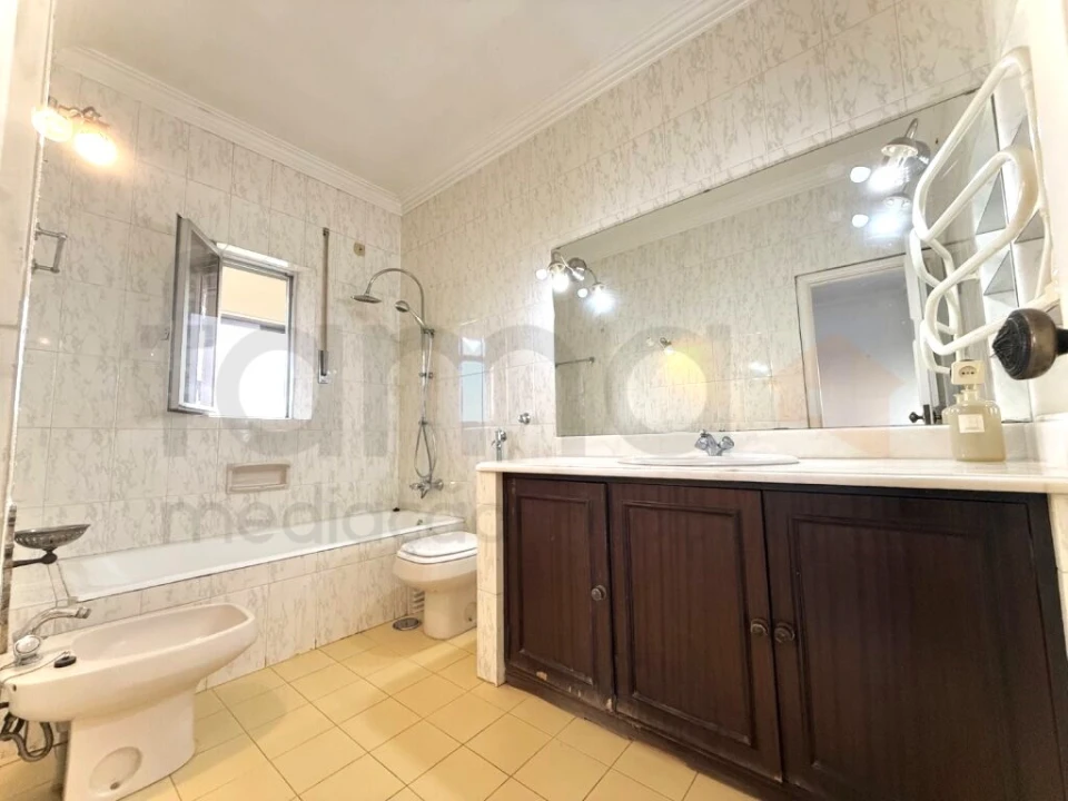 Apartamento T4 para Venda em Oeiras e São Julião da Barra, Paço de Arcos e Caxias Foto 27