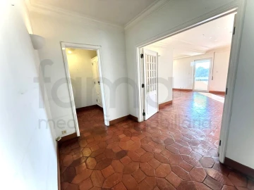 Apartamento T4 para Venda em Oeiras e São Julião da Barra, Paço de Arcos e Caxias