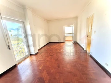 Apartamento T4 para Venda em Oeiras e São Julião da Barra, Paço de Arcos e Caxias