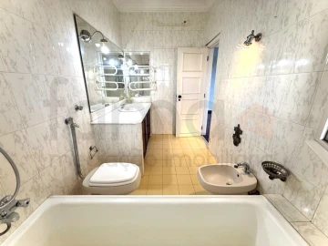 Apartamento T4 para Venda em Oeiras e São Julião da Barra, Paço de Arcos e Caxias