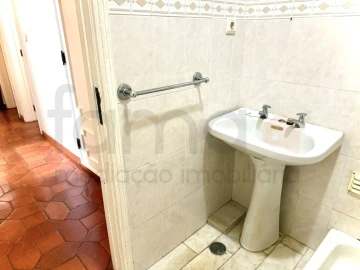 Apartamento T4 para Venda em Oeiras e São Julião da Barra, Paço de Arcos e Caxias