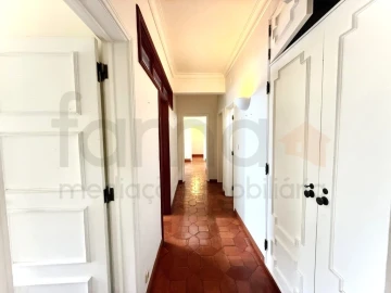 Apartamento T4 para Venda em Oeiras e São Julião da Barra, Paço de Arcos e Caxias