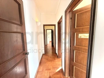Apartamento T4 para Venda em Oeiras e São Julião da Barra, Paço de Arcos e Caxias