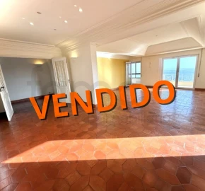 Apartamento T4 para Venda em Oeiras e São Julião da Barra, Paço de Arcos e Caxias