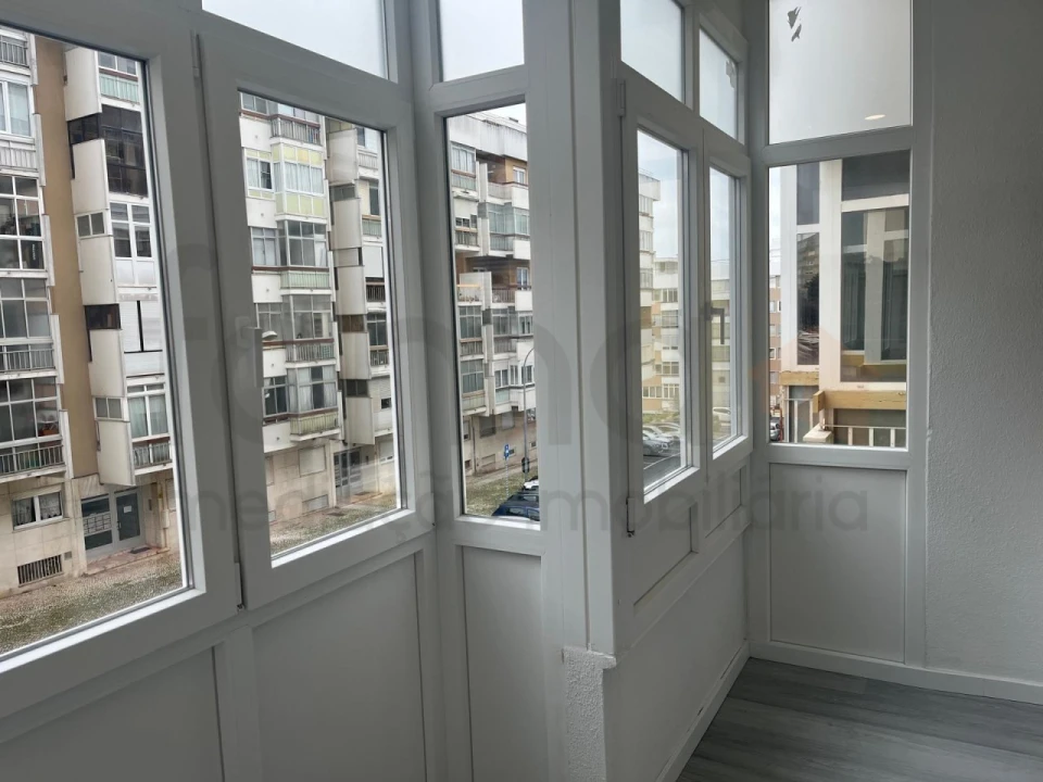 Apartamento T2 para Venda em Oeiras e São Julião da Barra, Paço de Arcos e Caxias Foto 5