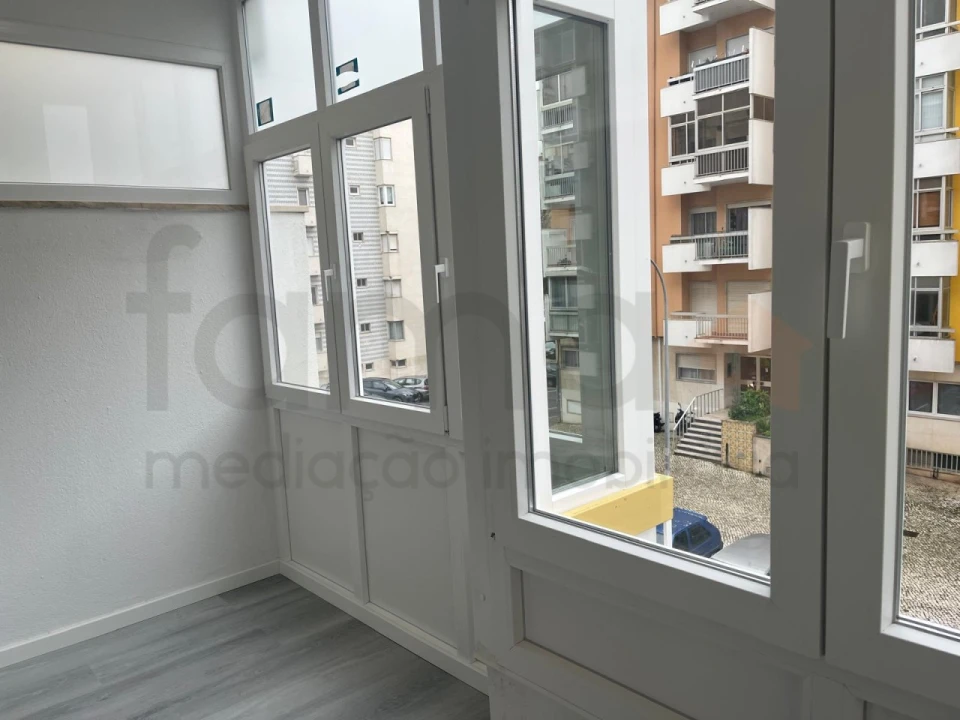 Apartamento T2 para Venda em Oeiras e São Julião da Barra, Paço de Arcos e Caxias Foto 7