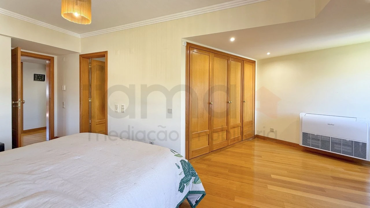 Apartamento T5 para Venda em São Domingos de Benfica Foto 8