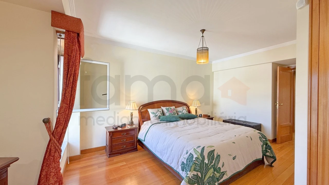 Apartamento T5 para Venda em São Domingos de Benfica Foto 10
