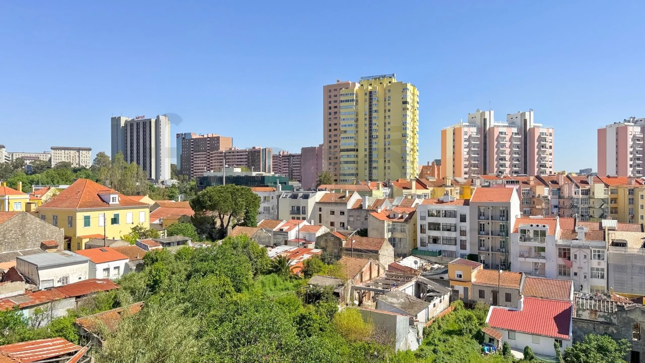 Apartamento T5 para Venda em São Domingos de Benfica Foto 11