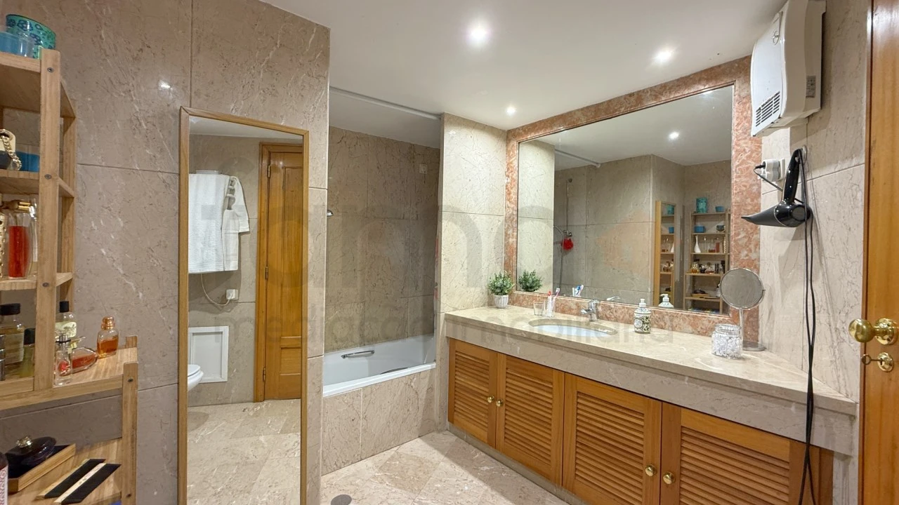 Apartamento T5 para Venda em São Domingos de Benfica Foto 15