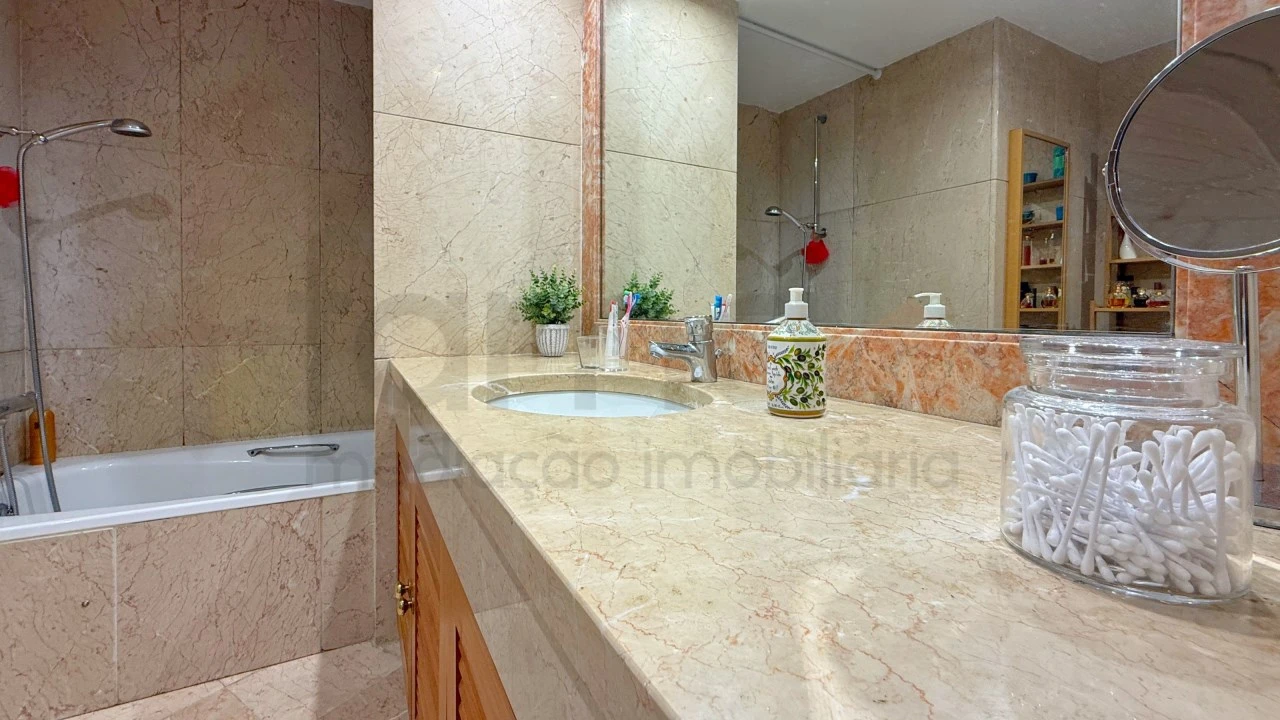 Apartamento T5 para Venda em São Domingos de Benfica Foto 16