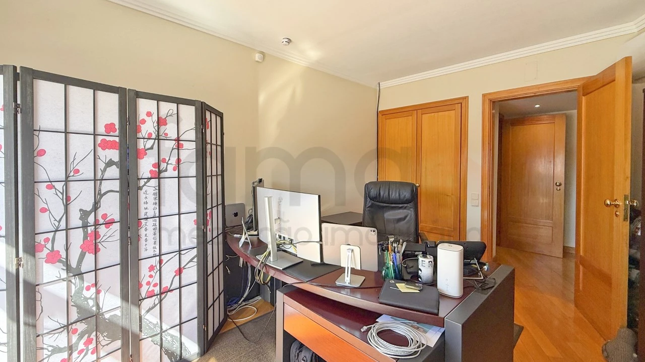 Apartamento T5 para Venda em São Domingos de Benfica Foto 36