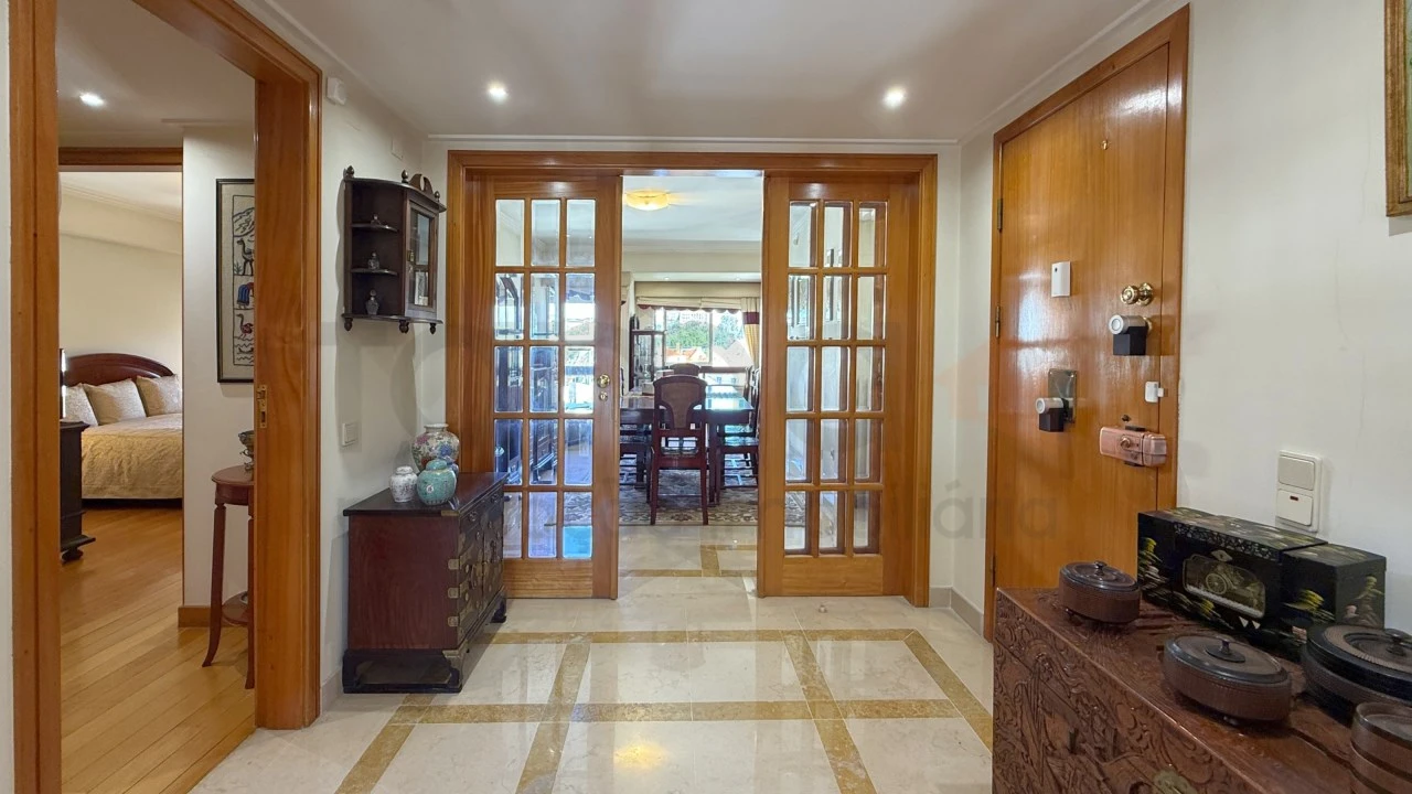 Apartamento T5 para Venda em São Domingos de Benfica Foto 58