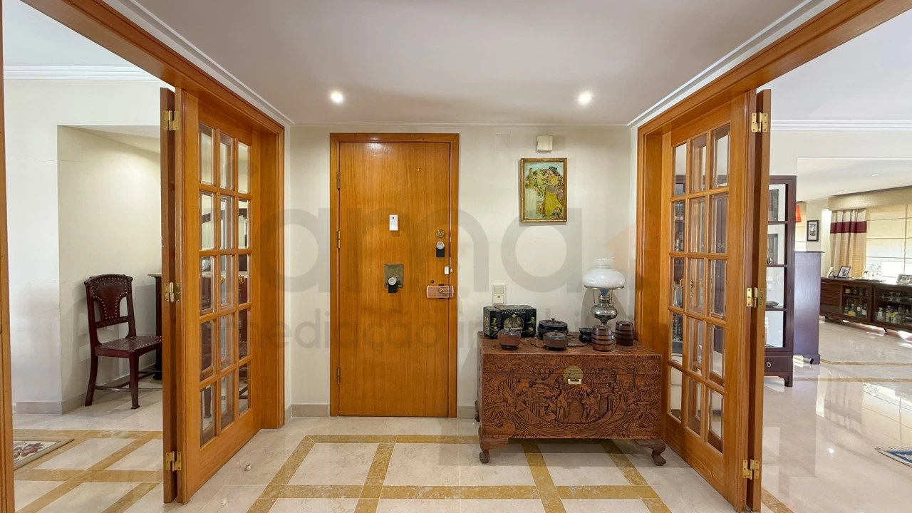Apartamento T5 para Venda em São Domingos de Benfica Foto 62