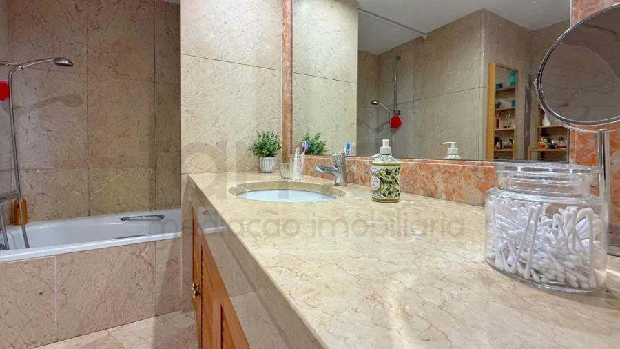 Apartamento T5 para Venda em São Domingos de Benfica Foto 16