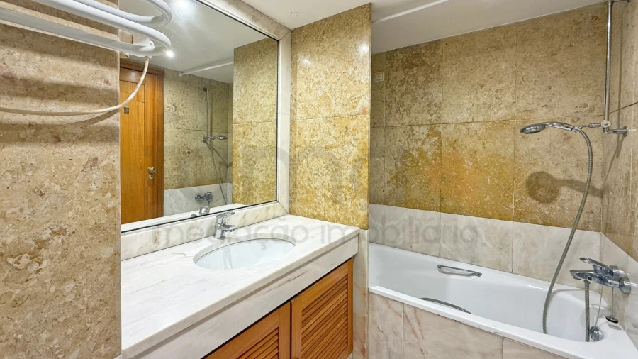 Apartamento T5 para Venda em São Domingos de Benfica Foto 19