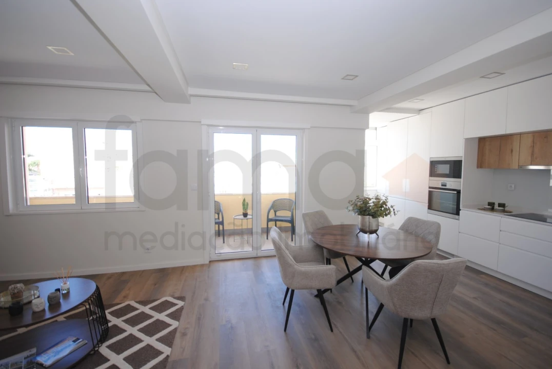 Apartamento T3 para Venda em Benfica Foto 2