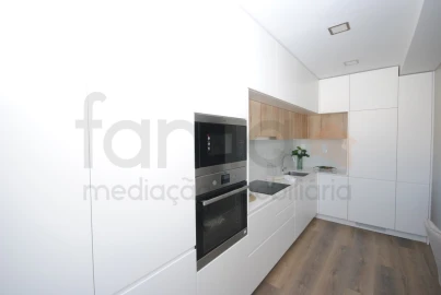 Apartamento T3 para Venda em Benfica